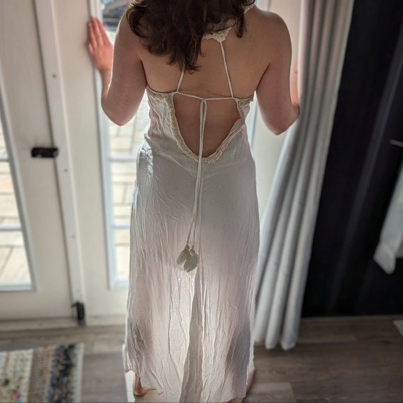 Goddess dress, open back gauze mazi - Picture 3 of 5